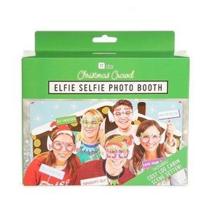 Elfie Selfie Photo Booth Cozy Log Cabin Scene Setter, Christmas NWT